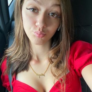 Meet your Posher, Lilly